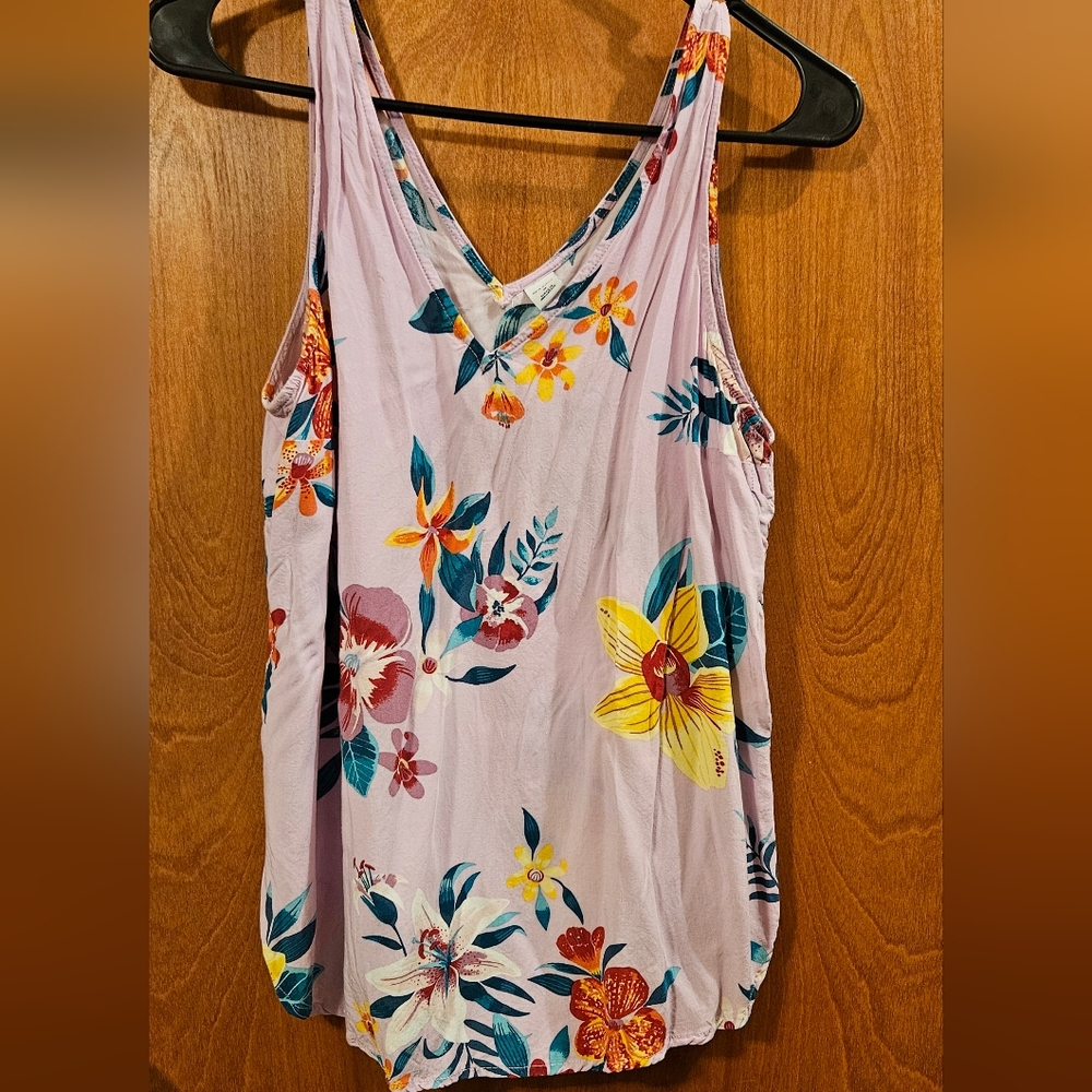 Womens tank top size M
